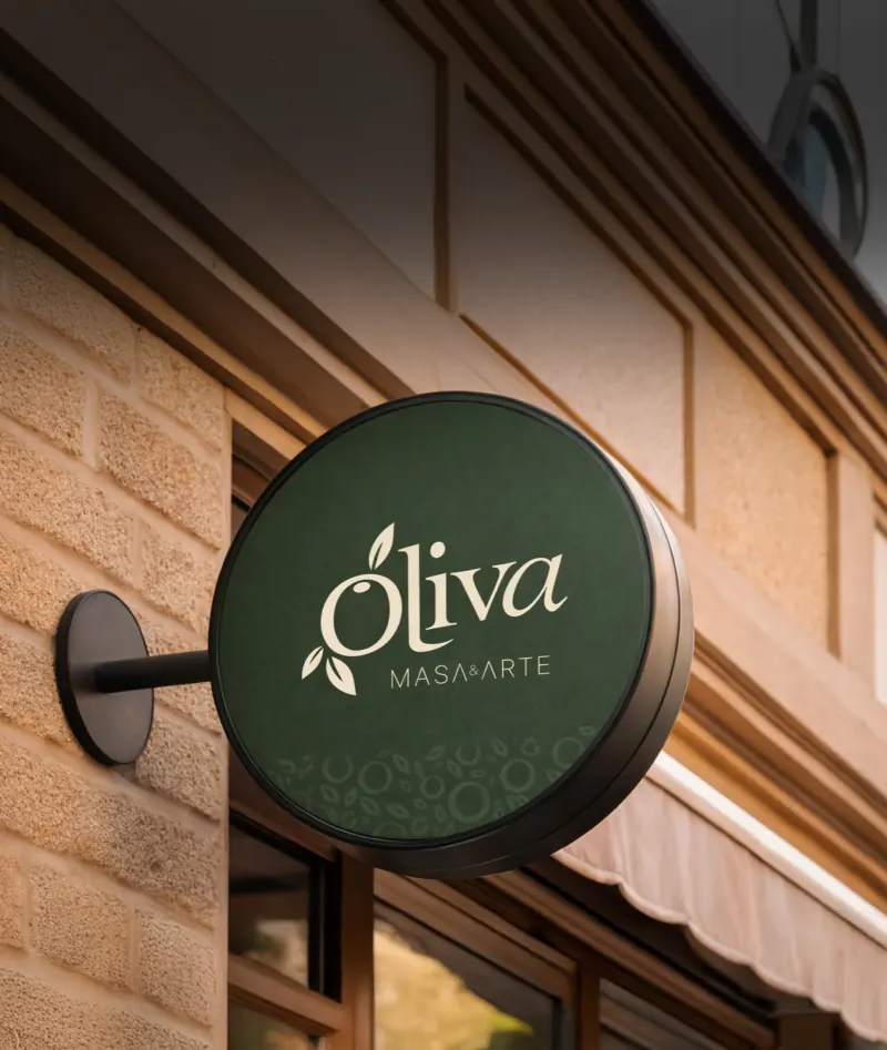 Bandera circular exterior con la marca Oliva.